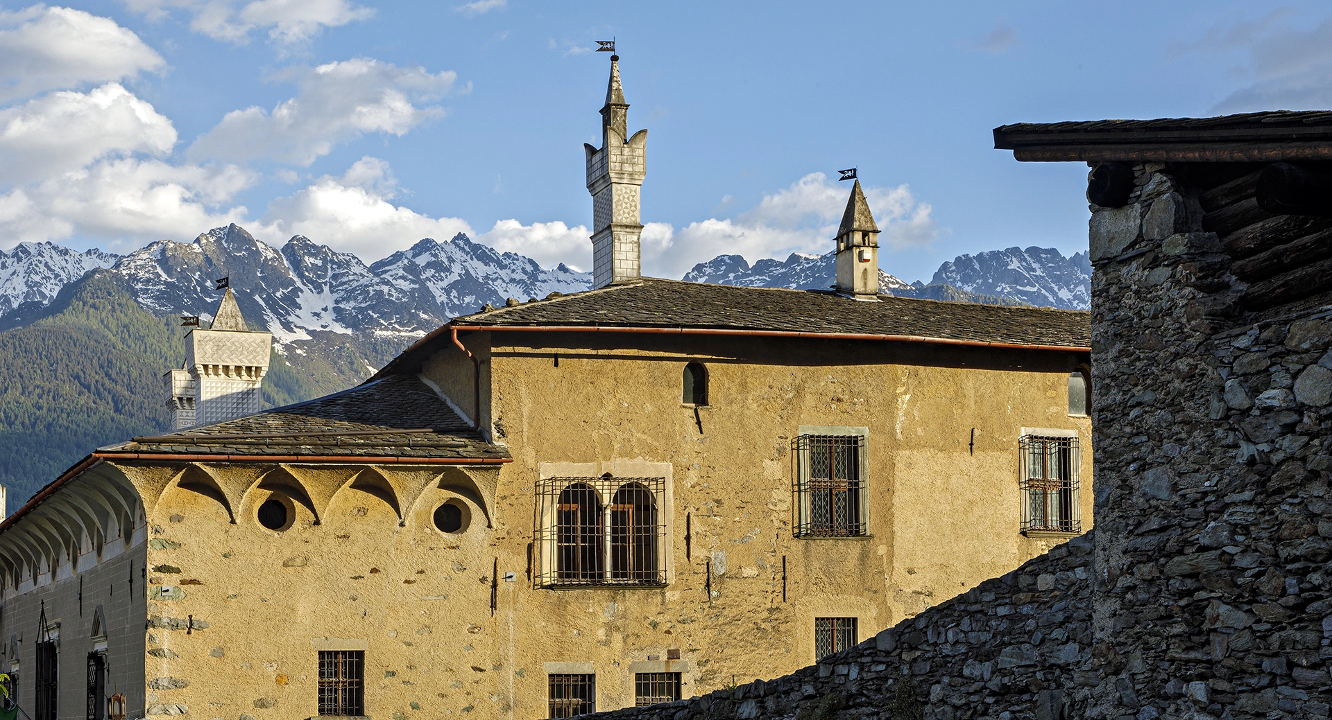 Tirano e la Media Valtellina - Scopri - Palazzi storici