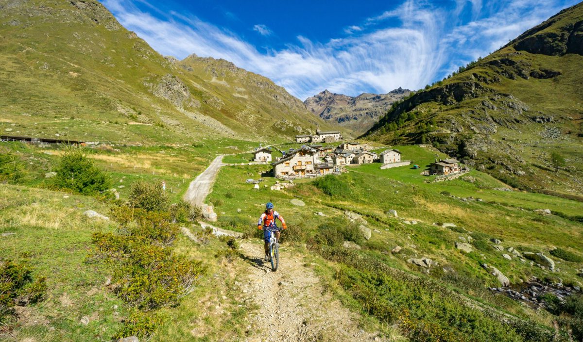 Grosina Valley, Sacco Valley
